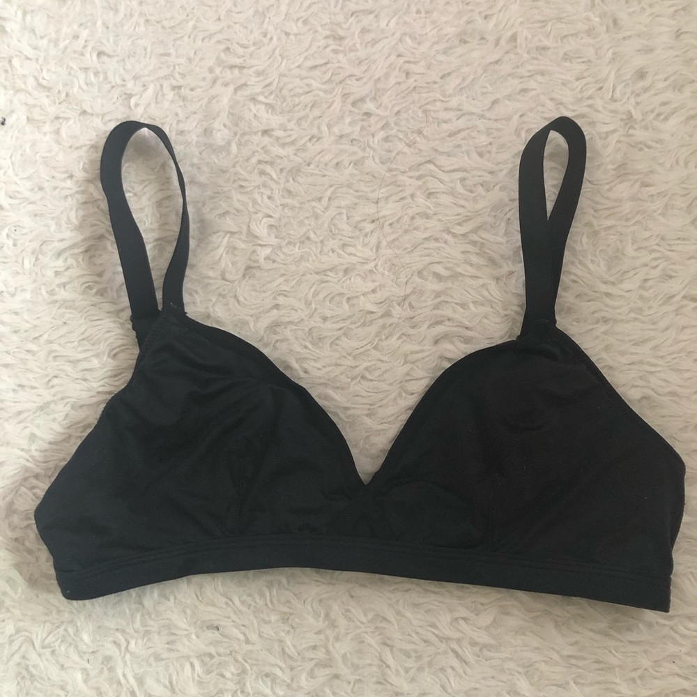 VS black bra